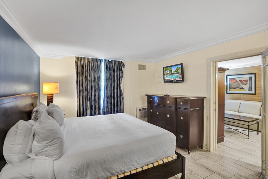 More Photos Of 4900 Powerline Rd, Fort Lauderdale Hotel For Sale