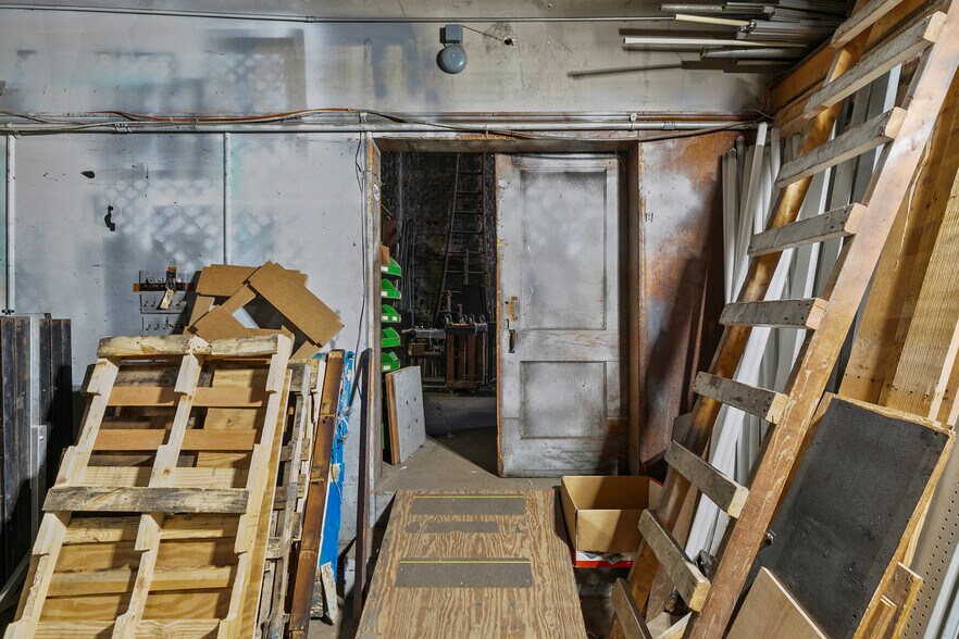 More Photos Of 310 W Broad St, Richmond Storefront For Sale