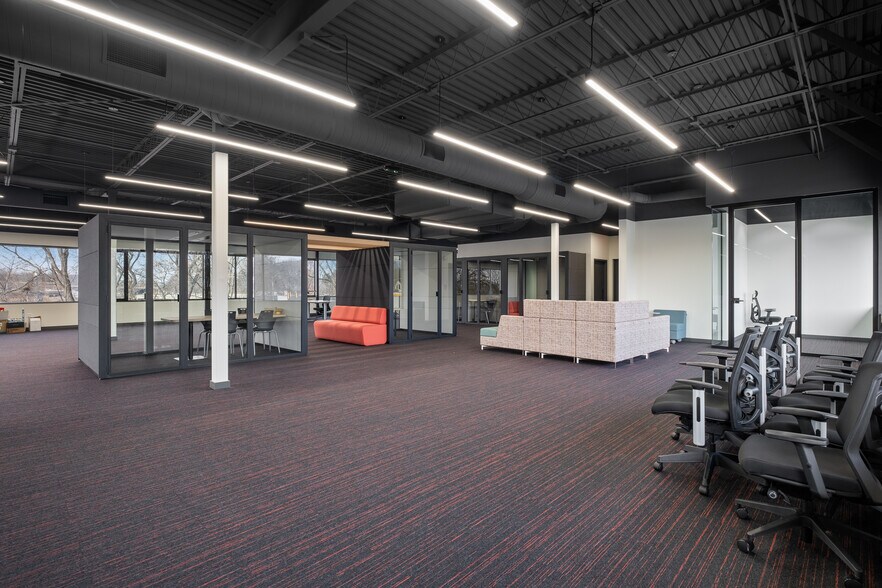 More Photos Of 150 Ann St NW, Grand Rapids Bank For Sale