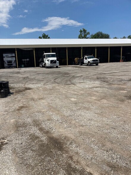 More Photos Of 2810 Columbia Ave, Indianapolis Manufacturing For Sale