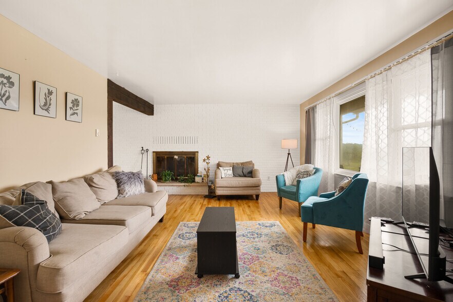 More Photos Of 162 Black Bear Run, Berlin Specialty For Sale