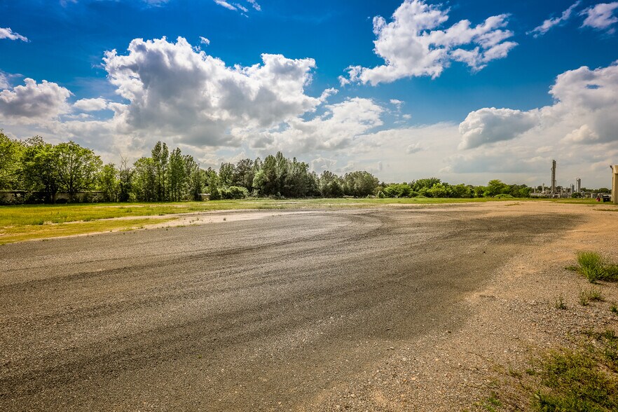 More Photos Of 2617 US Highway 79 N, Carthage Industrial For Sale