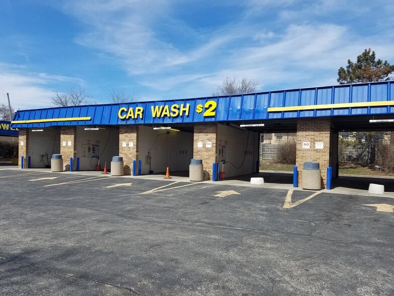 More Photos Of 800 N River Rd, Mount Prospect Specialty For Sale