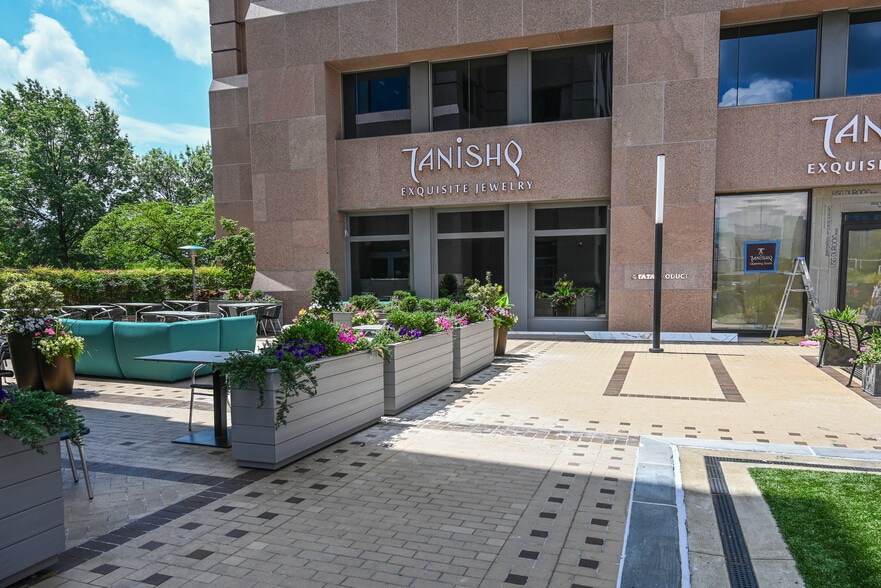 More Photos Of 8065 Leesburg Pike, Vienna Office For Lease