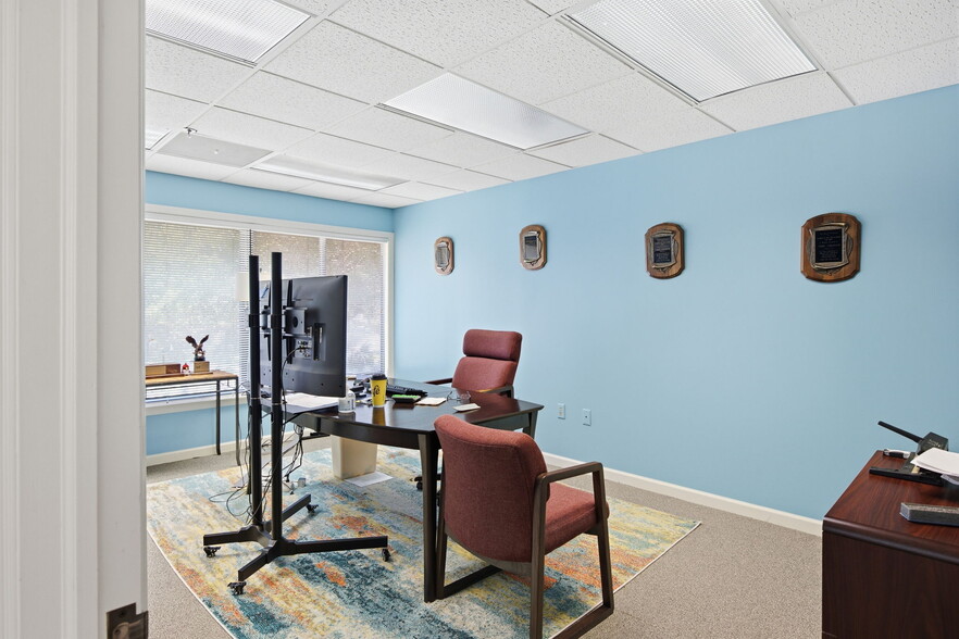 More Photos Of 1044 William Hilton Pky, Hilton Head Island Office For Sale