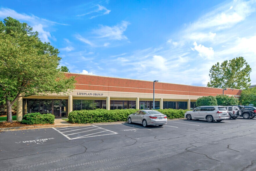 More Photos Of 7101 Creedmoor Rd, Raleigh Unknown For Lease