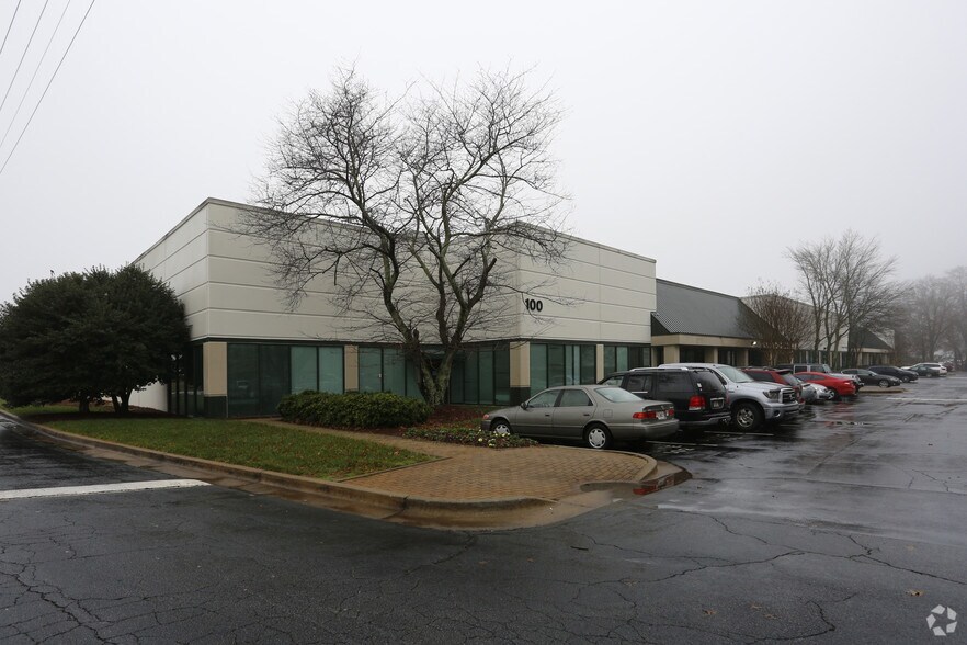 More Photos Of 1800 Sandy Plains Pky, Marietta Warehouse For Lease