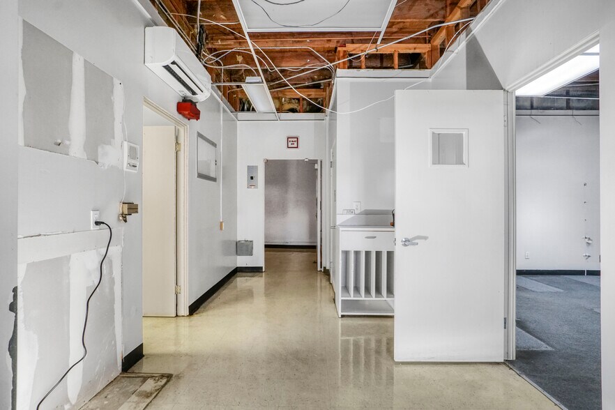 More Photos Of 214 S Locust St, Inglewood Medical For Lease