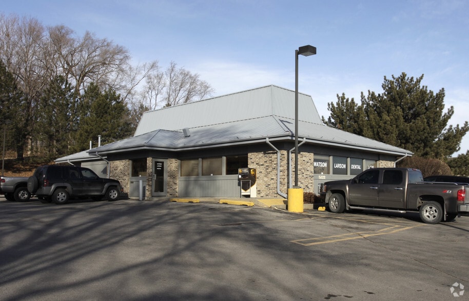 More Photos Of 5122 N 90th St, Omaha Restaurant For Sale