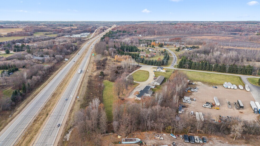 More Photos Of 4991 Arthur Rd, Slinger Hotel For Sale