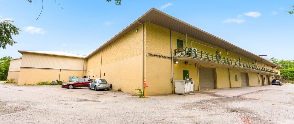 More Photos Of 6 Oliver Rd, Uniontown Freestanding For Lease