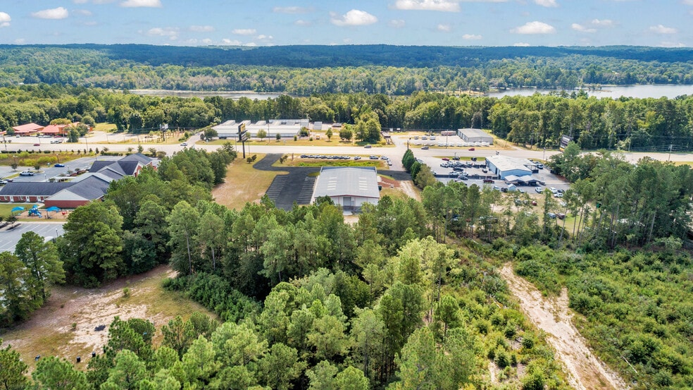 More Photos Of 1982 Us-1, Graniteville Showroom For Sale