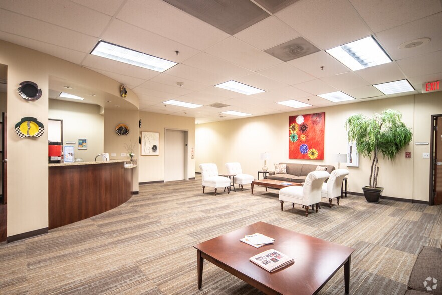 More Photos Of 2701 W Plano Pky, Plano Flex For Lease