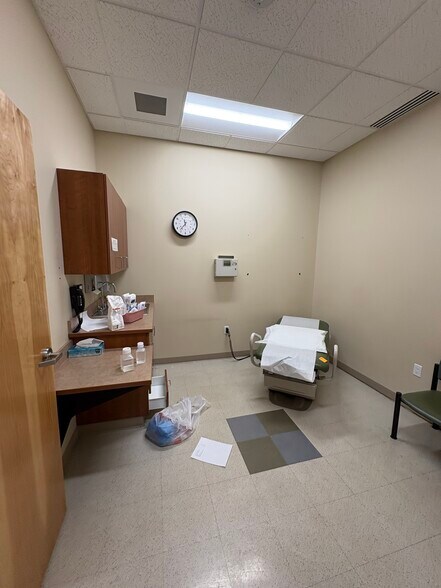 More Photos Of 5851 Knik Goose Bay Road, Wasilla Medical For Lease