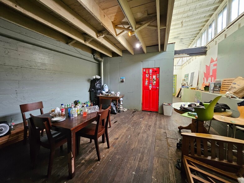 More Photos Of 380 Bayshore Blvd, San Francisco Service For Sale