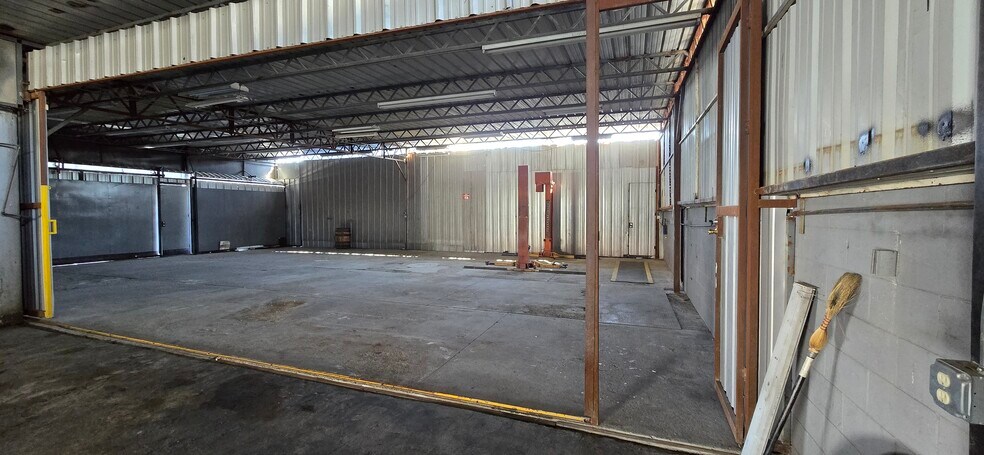 More Photos Of 3500 Gage Ave, Bell Auto Repair For Lease