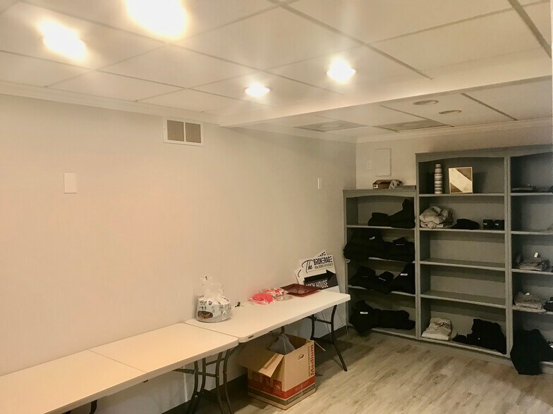 More Photos Of 9459 Lapeer Rd, Davison Office For Sale