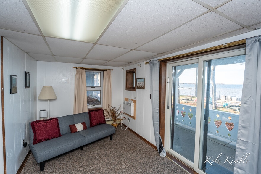 More Photos Of 104 W Houghton Lake Dr, Prudenville Hotel For Sale