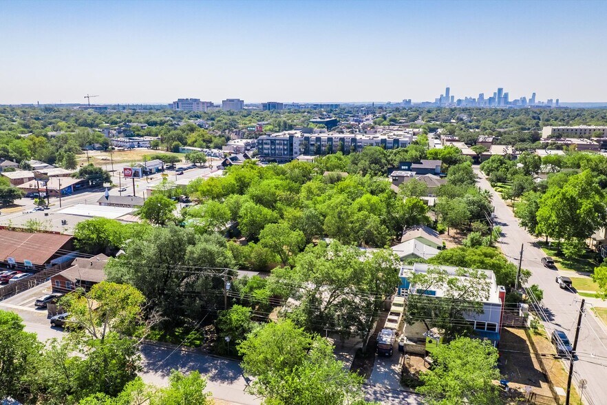 More Photos Of 2117 Shoalmont Dr, Austin Office Residential For Sale