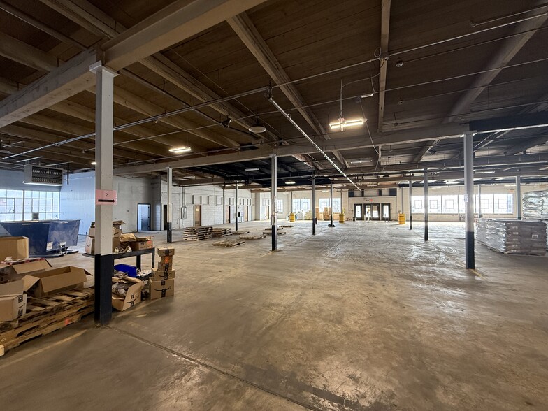 More Photos Of 220 E 14th Ave, North Kansas City Distribution For Lease