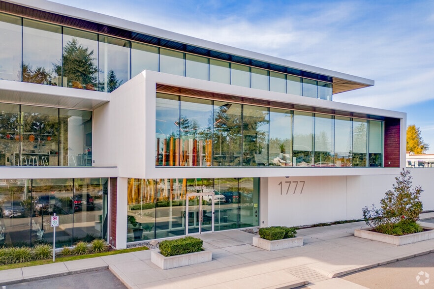 More Photos Of 1779 Clearbrook Rd, Abbotsford Office For Lease