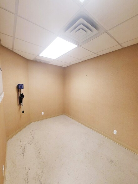 More Photos Of 5676-5678 Riverdale Ave, Bronx Office For Lease