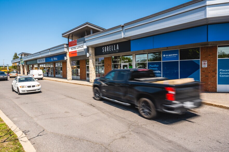 More Photos Of 2953 Boul Saint-Charles, Kirkland Unknown For Lease