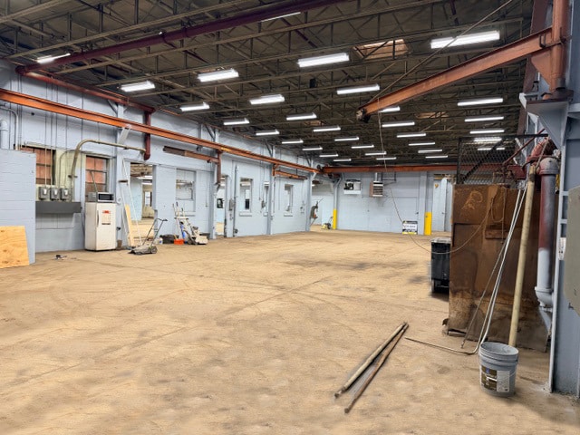 More Photos Of 595 Meadow Ave, Washington Warehouse For Lease