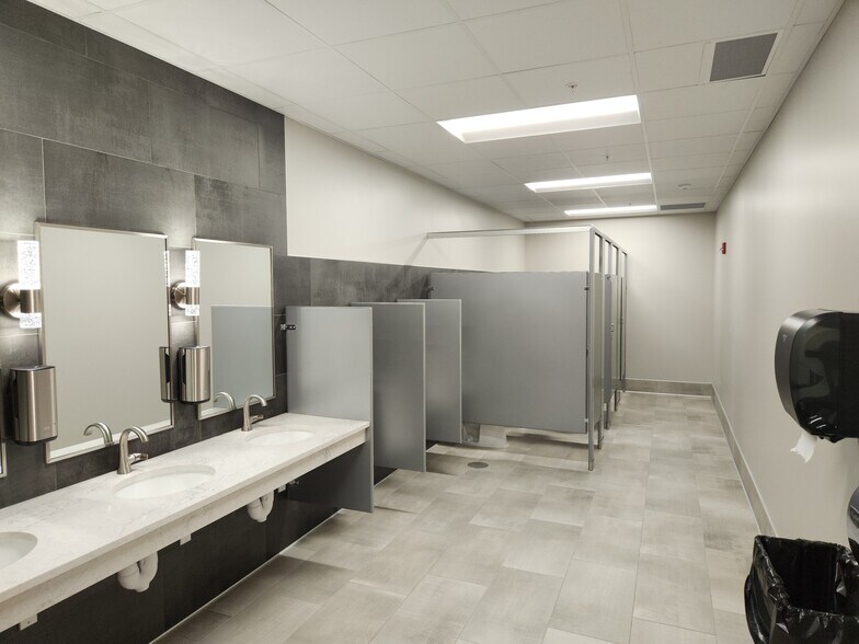 More Photos Of 10375 N Baldev Ct, Mequon Office For Sale