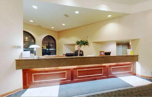 More Photos Of 1244 Canterbury Rd, Shakopee Hotel For Lease