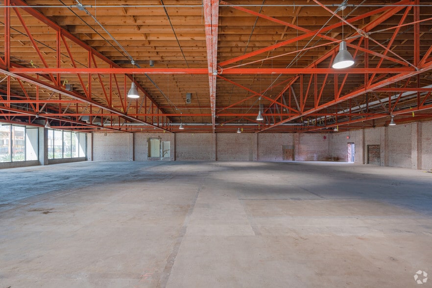 More Photos Of 3003 N Central Ave, Phoenix Office For Lease