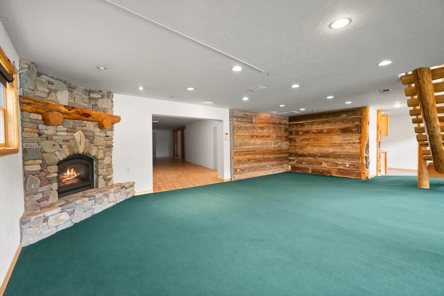 More Photos Of 2400 9th St W, Columbia Falls Freestanding For Sale