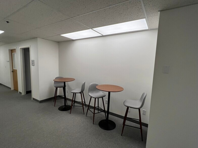 More Photos Of 45 Connair Rd, Orange Light Manufacturing For Lease