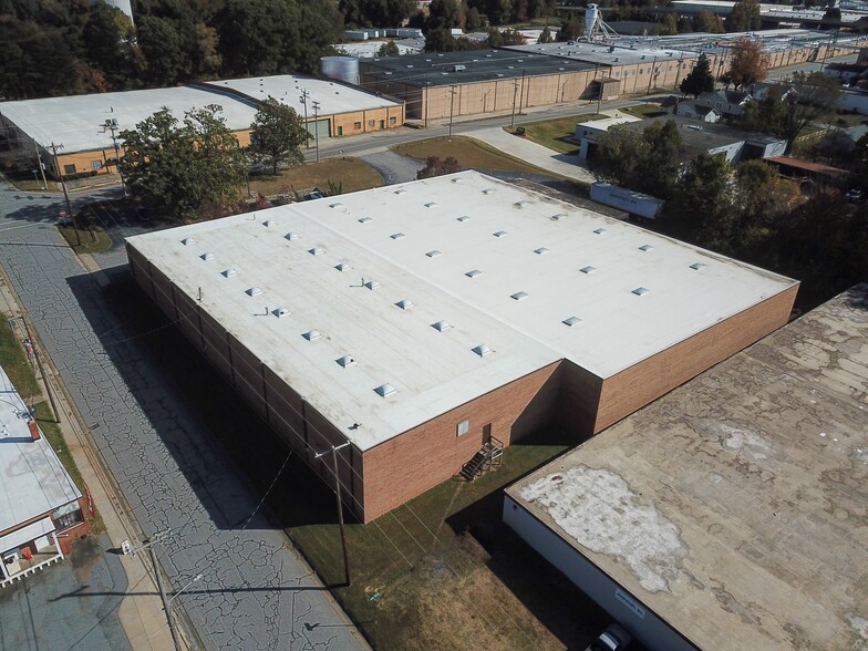 More Photos Of 702 Prospect St, High Point Warehouse For Lease