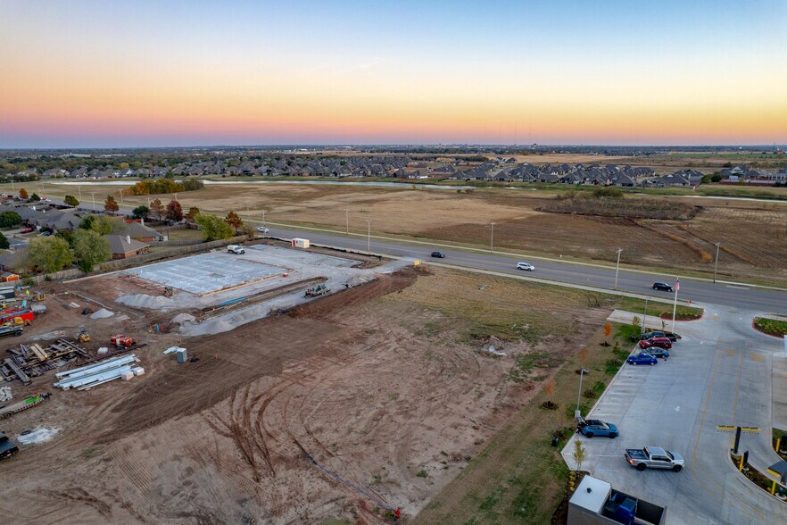 More Photos Of 1791 SW 34th St, Moore Land For Lease
