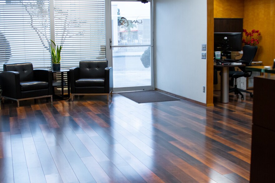 More Photos Of 2323 E St, Bakersfield Loft Creative Space For Lease