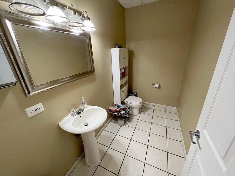 More Photos Of 2056-2058 W Belmont Ave, Chicago Office Residential For Sale