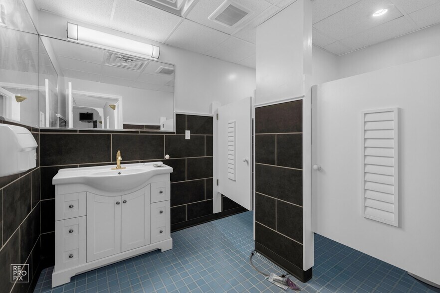 More Photos Of 6625 Columbia Ave, Hammond Restaurant For Sale