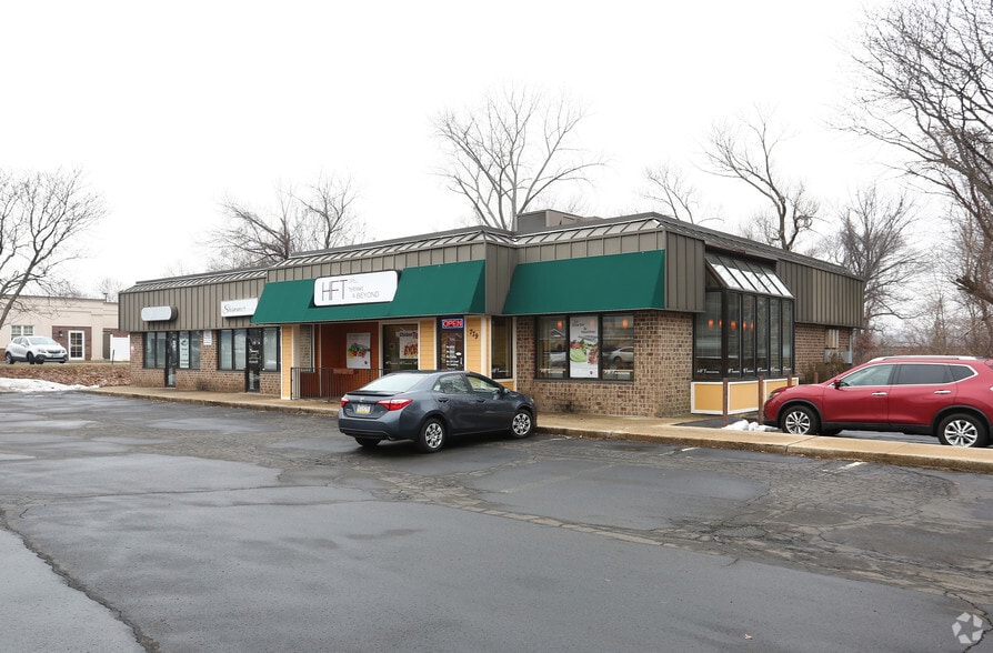 More Photos Of 775-779 N Colony Rd, Wallingford Storefront For Lease
