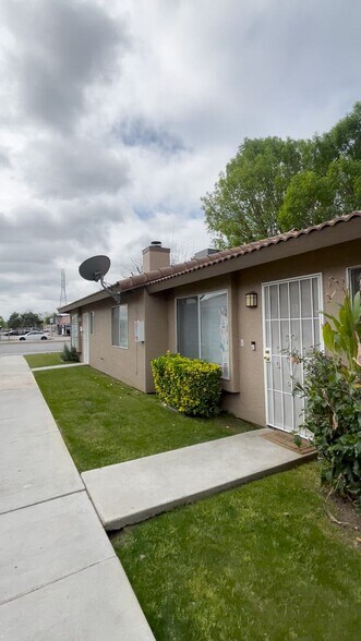 More Photos Of 4424 White Ln, Bakersfield Multifamily For Sale