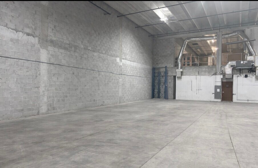 More Photos Of 6000 Park of Commerce Blvd, Boca Raton Distribution For Lease