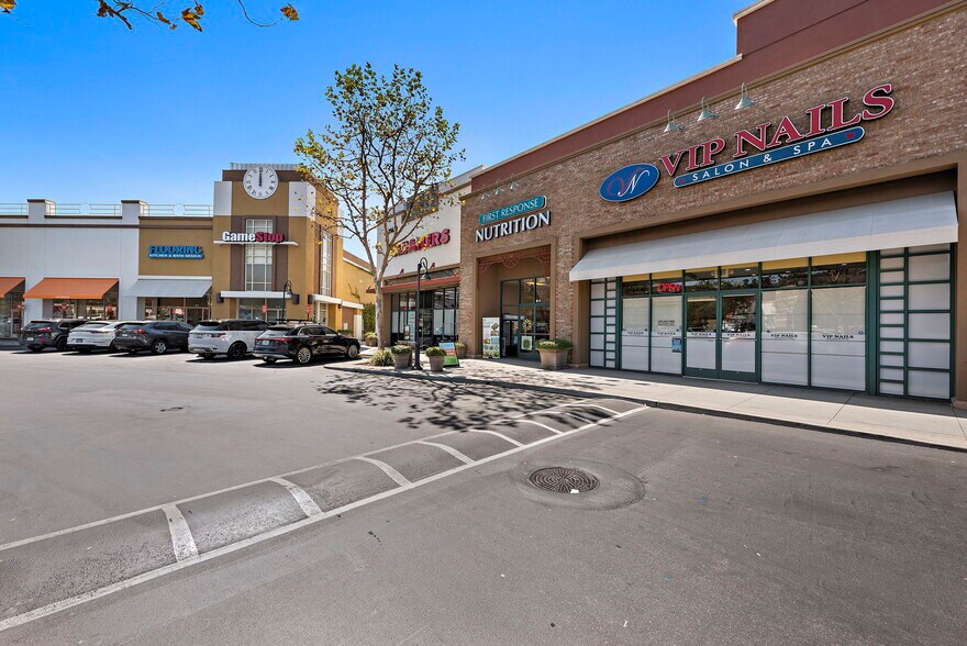 More Photos Of 25622 Crown Valley Pky, Ladera Ranch Unknown For Lease