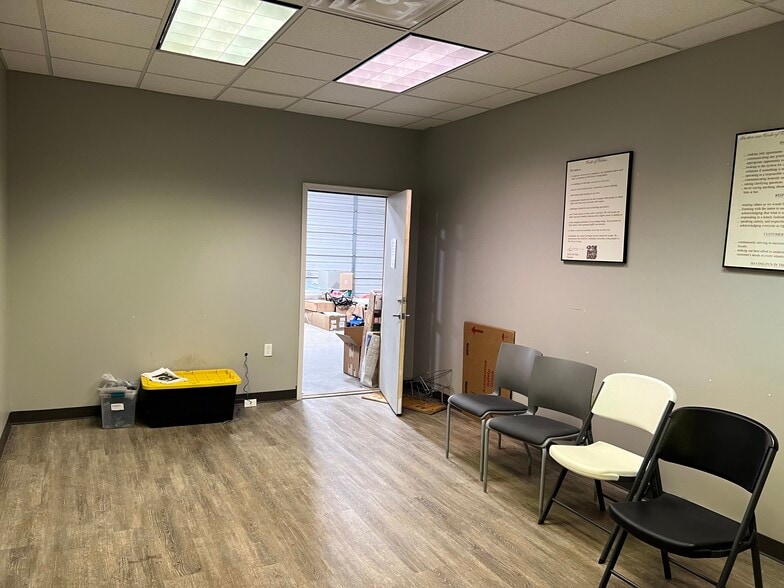 More Photos Of 2239 Whitten Rd, Memphis Light Distribution For Sale