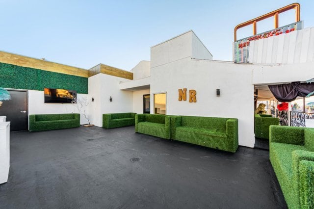 More Photos Of 4225 Crenshaw Blvd, Los Angeles Bar For Lease