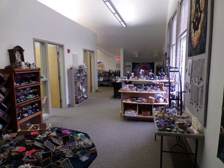More Photos Of 171 Daniel Webster Hwy, Belmont Storefront Retail Office For Lease