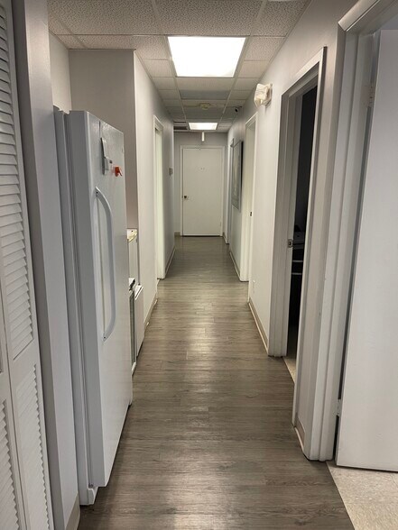 More Photos Of 1040 Weston Rd, Weston Loft Creative Space For Lease