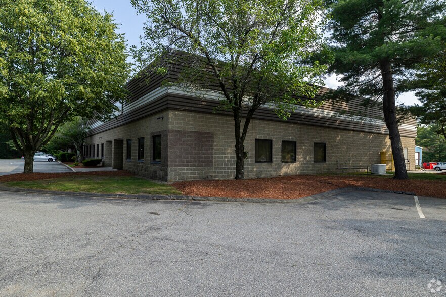 More Photos Of 160 Ayer Rd, Littleton Light Distribution For Lease