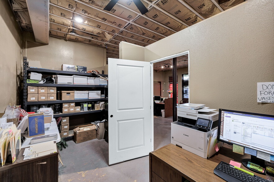 More Photos Of 1359 Kirk Pl, San Antonio Freestanding For Sale