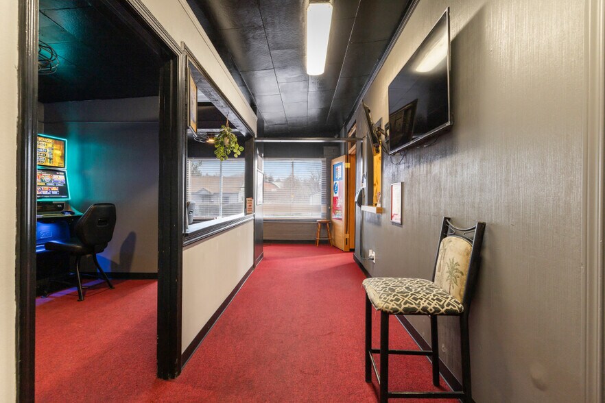 More Photos Of 1414 Oregon Ave, Klamath Falls Office For Sale