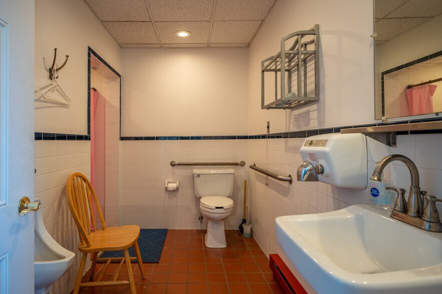 More Photos Of 47 Water St, Mystic Marina For Sale